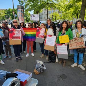 Frauenheldinnen demonstrieren für Frauenrechte und gegen Islamismus | Foto: Yvonne Matthiessen