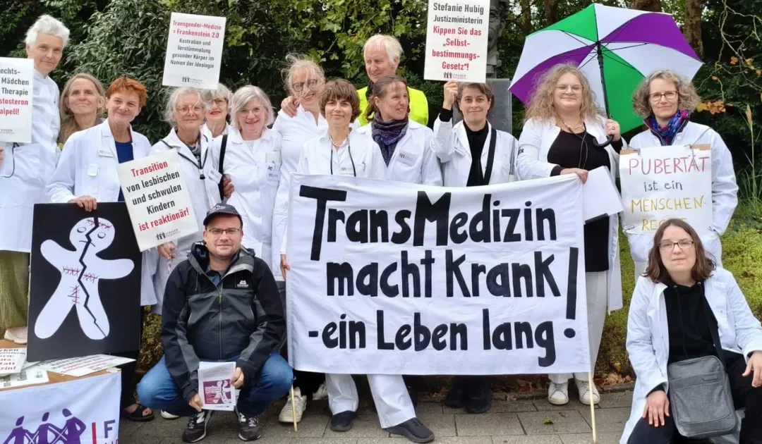 Aktionen der Frauenheldinnen e.V. gegen Trans-Medizin in Münster und Berlin