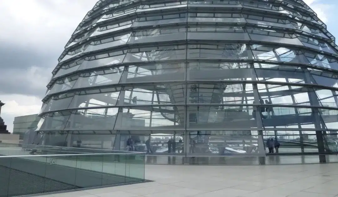Bundestag debattiert über Aufnahme der „sexuellen Identität“ ins Grundgesetz