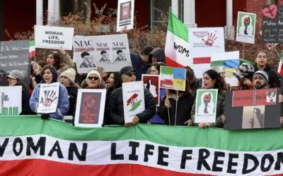 Frauenheldinnen unterstützen iranische Frauen und fordern den Schutz von Frauenrechten in Deutschland