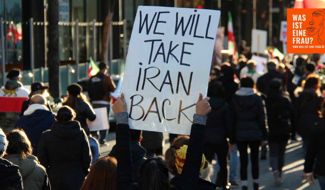 Identität statt Realität – Mina Armani