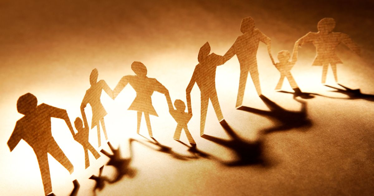 Familie als Papierschnitt