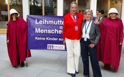 Frauenheldinnen zeigen Präsenz in Berlin gegen Leihmutterschaft